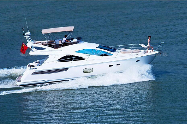 48英尺豪华游艇