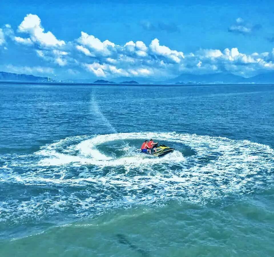 你爱上游艇，就更应该爱上摩托艇！