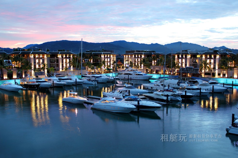 普吉皇家游艇碼頭（Royal Phunket Marina）