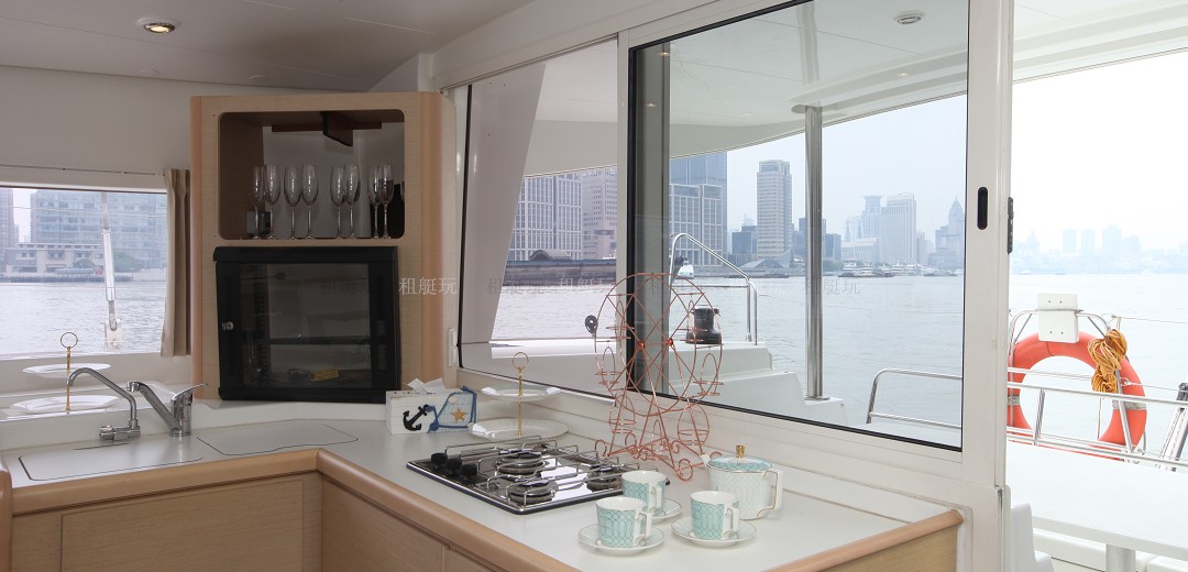  法國(guó)藍(lán)高 Lagoon400