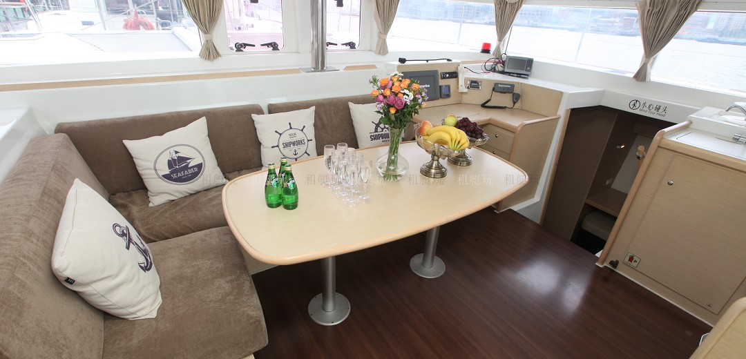  法國(guó)藍(lán)高 Lagoon400