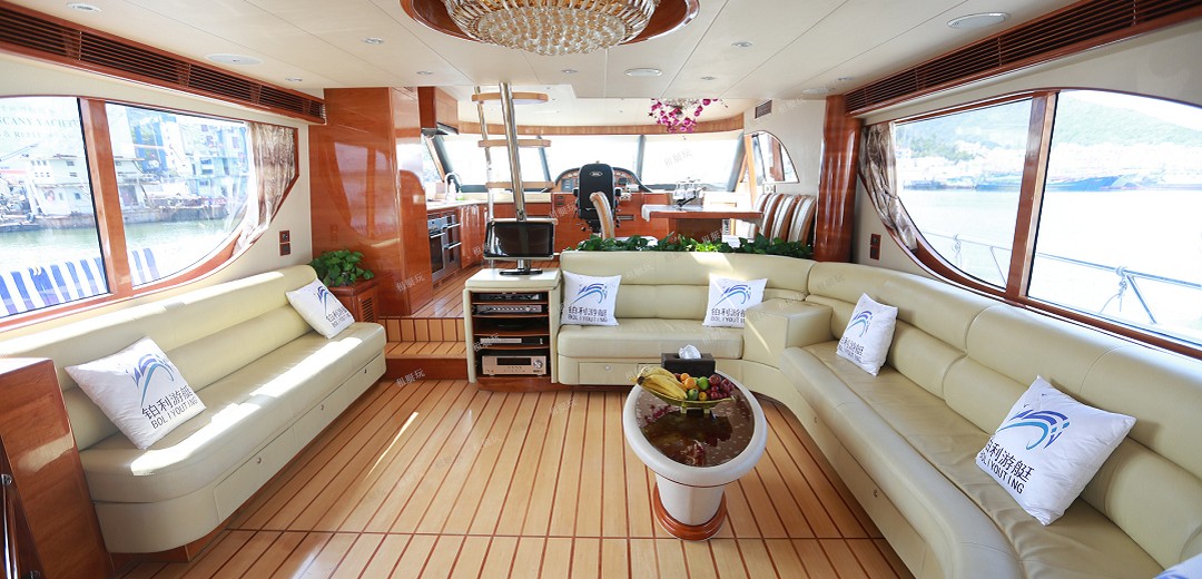 68英尺豪華游艇