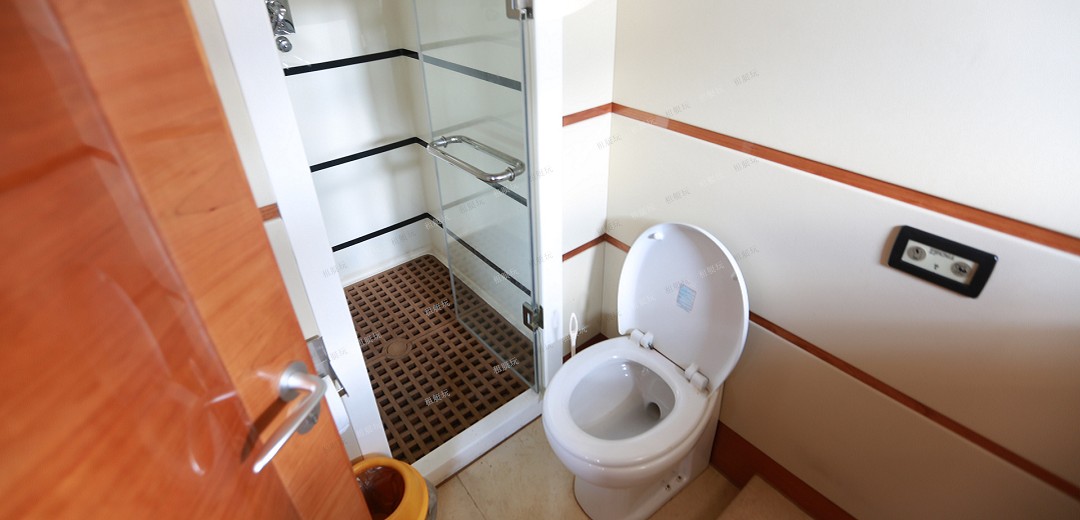 68英尺豪華游艇