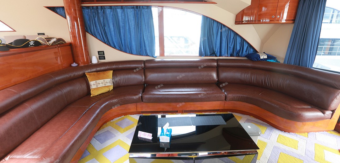 72英尺三層游艇