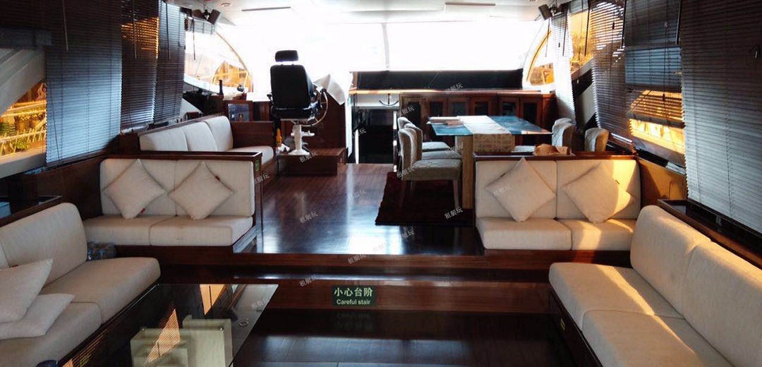 72英尺三層飛橋游艇