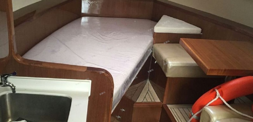 32英尺運動快艇