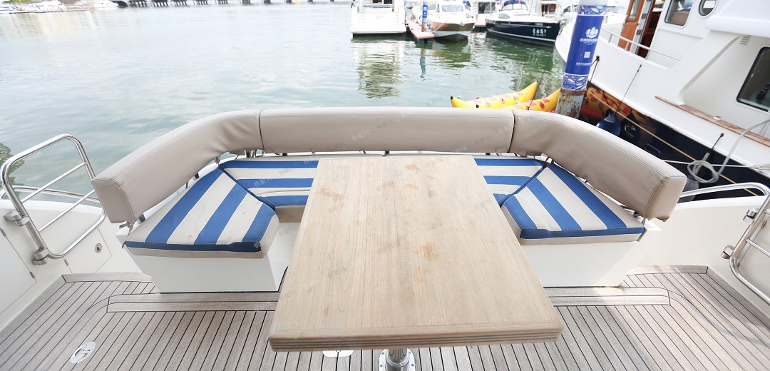 70英尺飛橋游艇